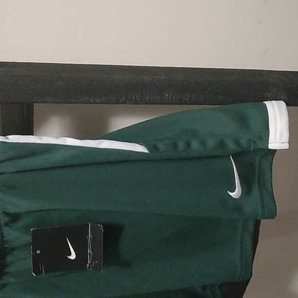 Women's Nike Face-Off Lacrosse Kilt Skirt NWT - Picture 4 of 8